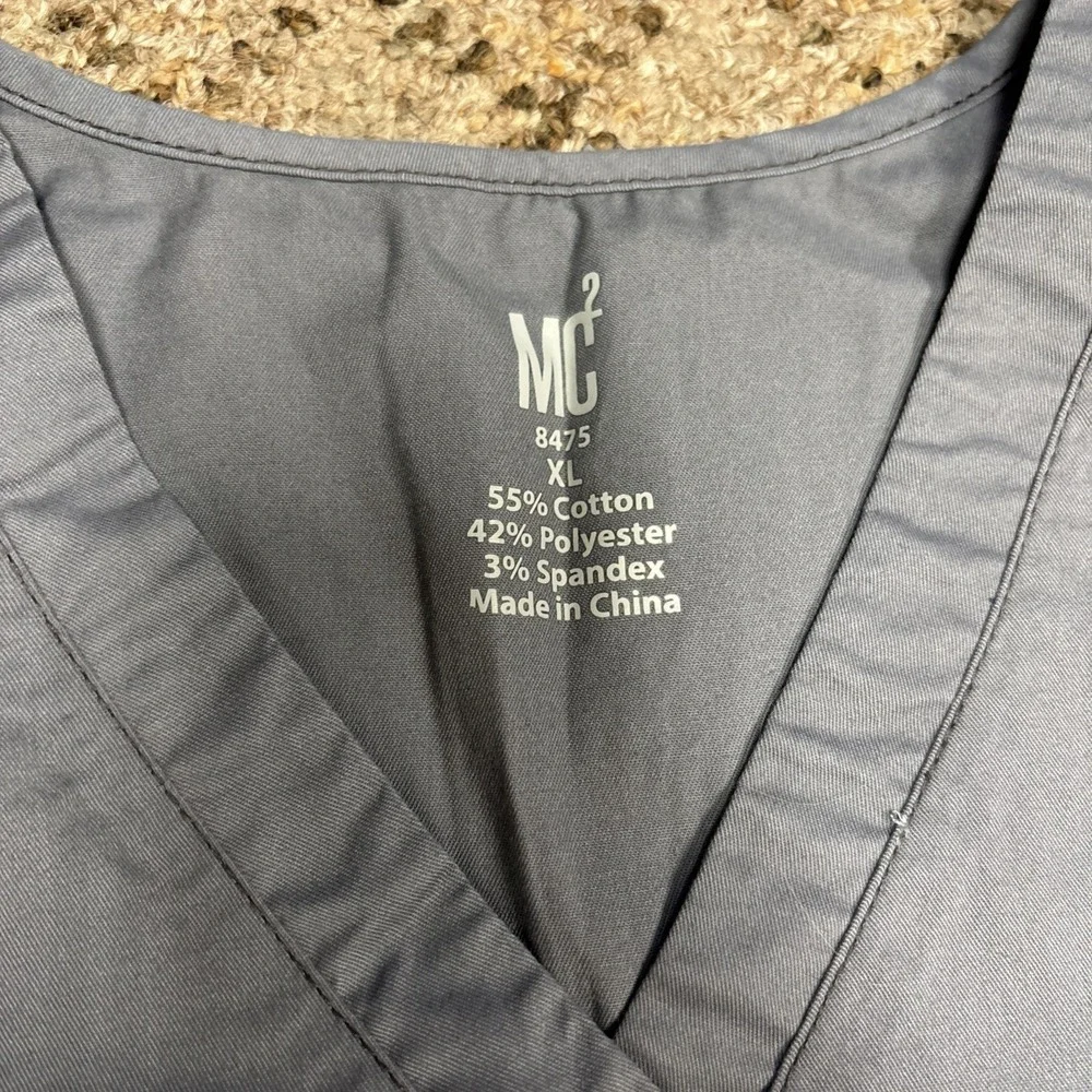 MC2 NWOT‎  Women's GRAY   Scrub Top Size XL  Medical_2